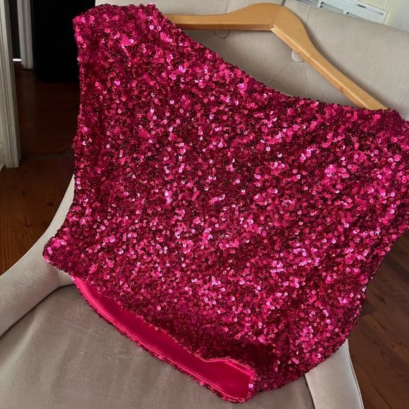 BARBIE INSPO VICI COLLECTION - HOT PINK SEQUIN BOAT NECK / OFF SHOULDER TOP - Picture 3 of 4